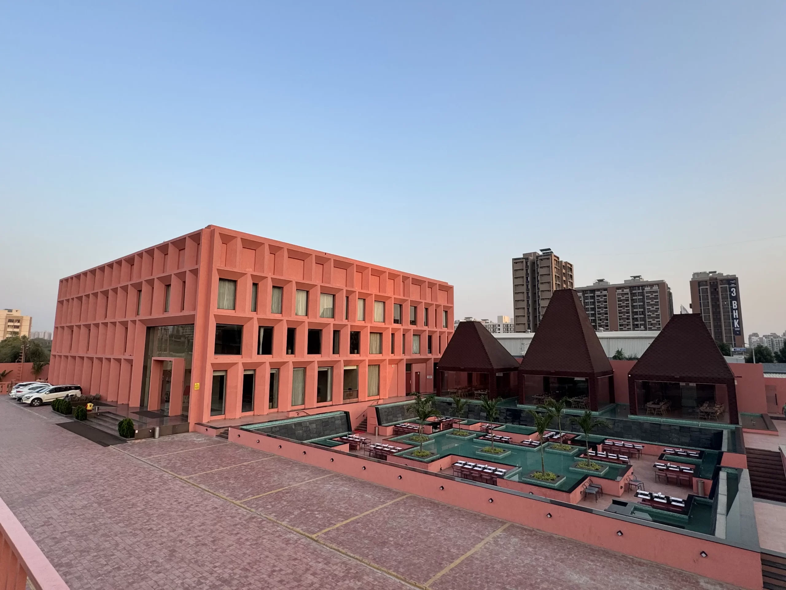 Brooks Restaurant and Banquets, Ahmedabad